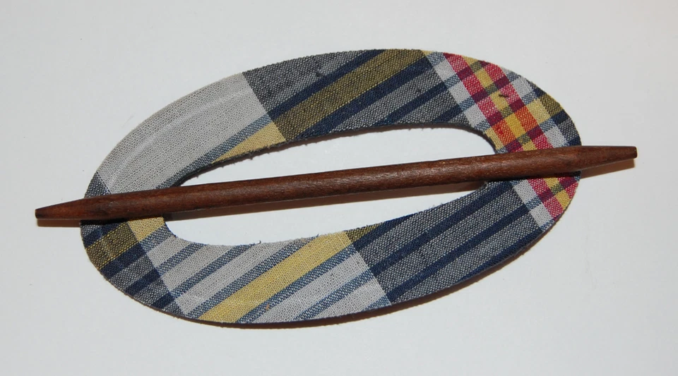 ВИНТАЖНЫЙ КЛЕТЧАТЫЙ ТКАНИ КОЖИ ПАЛОЧКА ЗАКОЛКА ВОЛОС АКСЕССУАР МЕРТВЫЙ ЗАПАС 1970-х овальный - Изображение 1 из 1