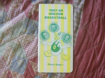 1967-68 OREGON DUCKS BASKETBALL MEDIA GUIDE Yearbook Press Book Program 1968 AD - Image 1 of 4