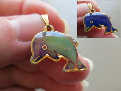VINTAGE RETRO CUTE GOLD TONE ENAMEL HEAT COLOUR CHANGE DOLPHIN FOB CHARM PENDANT - Image 1 of 4