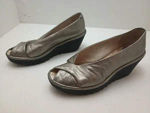 Fly London Shoes Pewter Metallic Leather Heels Women's Size 8.5 - Picture 1 of 9