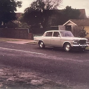 Película RETRO foto diapositiva años 70 coche Mancave Studebaker Chadstone 1963 Alondra - Imagen 1 de 3