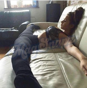 Pinup Hottie (334)🔥Bikini Model 👙 8,5 x 11 randloser Hochglanz Fotodruck 📷 - Bild 1 von 1