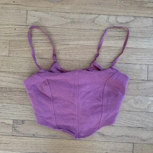 Alo Yoga Airlift Top Gr. XS Lifestyle  - Bild 1 von 5