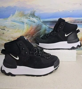Neu Nike City Classic Damenstiefel Größe 8 US schwarz weiß Stil DQ5601-001 - Bild 1 von 8
