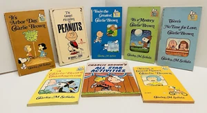 Snoopy Charlie Brown and more PEANUTS Vintage Lot of 8 Paperback Books Pre-owned - Picture 1 of 9