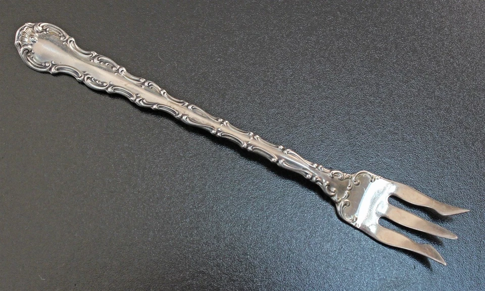 Tenedor de cóctel Gorham STRASBOURG Sterling marca antigua Foto 1 de 1