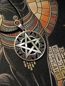 ~ Stunning Pentagram Faux Leather Necklace Healing Wicca Pagan 18" - Picture 1 of 2