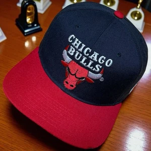 VTG STARTER SnapBack Hat - CHICAGO BULLS NBA - Side Logo 100% Wool - Picture 1 of 8