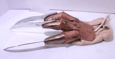 A Nightmare on Elm Street Deluxe Freddy Krueger Glove Rubies Cosplay Halloween - Image 1 of 4