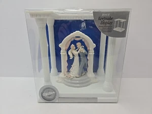 2003 Wilton Wedding Ornament Cake Topper Bride Groom & Display Case New - Picture 1 of 5