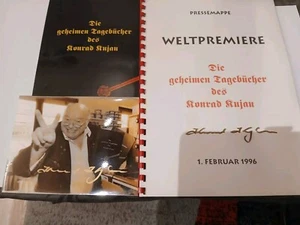 Konrad Kujau Pressemappe + Foto mit original Autogramm geheimen Tagebücher 1996 - Bild 1 von 3