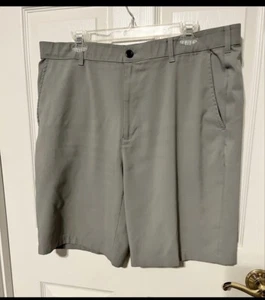Izod graue Golfshorts für Herren Größe 38 gebraucht, in einwandfreiem Zustand Sportshirts Fitnessstudio Training Athleisure " - Bild 1 von 5