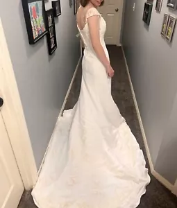 Davids Bridal MICHAELANGELO fit & flare White beaded wedding dress w train Sz 4 - Picture 1 of 7