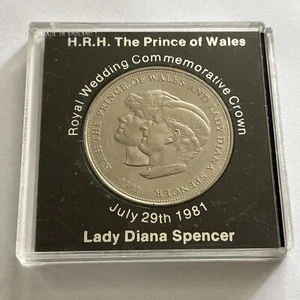 1981 Royal Wedding Commemorative Crown Prince Charles & Lady Diana NatWest Coin - Picture 1 of 10