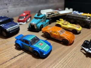 Lote mixto tirado al azar Hot Wheels, Matchbox y otros - por libra - Imagen 1 de 4