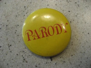 Spilla vintage parodia pinback circa 1,5"D Magic Dragon Prod Geo Lauterer Corp - Foto 1 di 3