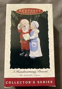 A Handwarming Present - Hallmark Keepsake 1994 Christmas Ornament - Picture 1 of 4