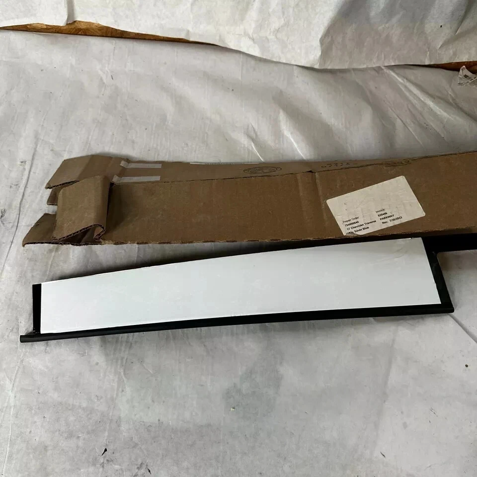 GMC Acadia Traverse 2013-2017 exterior apliques traseros moldura ventana izquierda 22825480 Foto 1 de 1