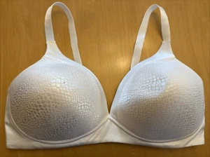 Warner's W4013 Blissful Benefits Back Smoothing Bra Womens 40D White - Picture 1 of 4