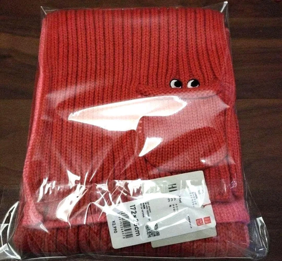 Silenciador tejido Heattech rojo UNIQLO Anya Hind March Foto 1 de 1