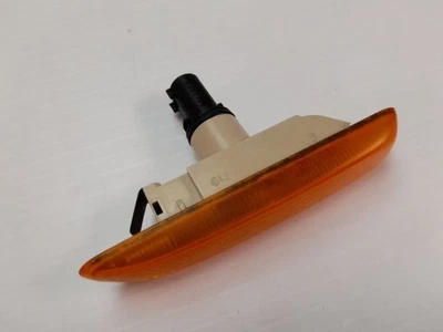 2001 BMW 330ci 330i 325i 325ci E46 Left Fender Marker Turn Signal 63138370719 - Image 1 of 4