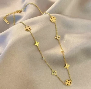 Geometric Clover  Flower Necklace 18k Gold Plated Titanium Steel - Picture 1 of 2