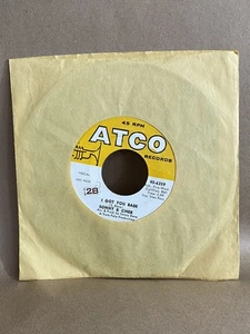 Sonny & Cher - I Got You Babe/It's Gonna Rain - Like New Atco 45 RPM - Picture 1 of 5