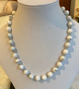 Howlite & Light Green Bead 18.5" Necklace with Silver Plated Toggle Clasp - Picture 1 of 4