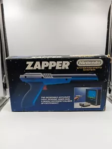 NESA - Nintendo NES-005 Light Gun Zapper Grau Grau mit OVP - Bild 1 von 8