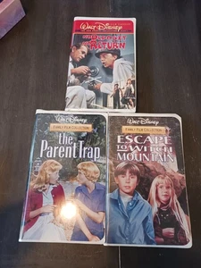 3 Classic Disney VHS Movies in Clamshell Cases - Imagen 1 de 15