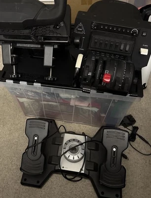 Honeycomb Alpha Flight Controls Yoke Rudder Pedals  Throttle - Image 1 of 4