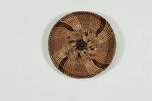 Windmill fan Design Basket Plate - Picture 1 of 10