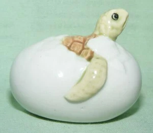 Figura de animal de porcelana miniatura Klima tortuga acaba de eclosionar E355 - Imagen 1 de 1