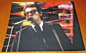 ELVIS COSTELLO HAND SIGNED AUTOGRAPHED 8X10 COLOR PHOTO COA - Picture 1 of 3