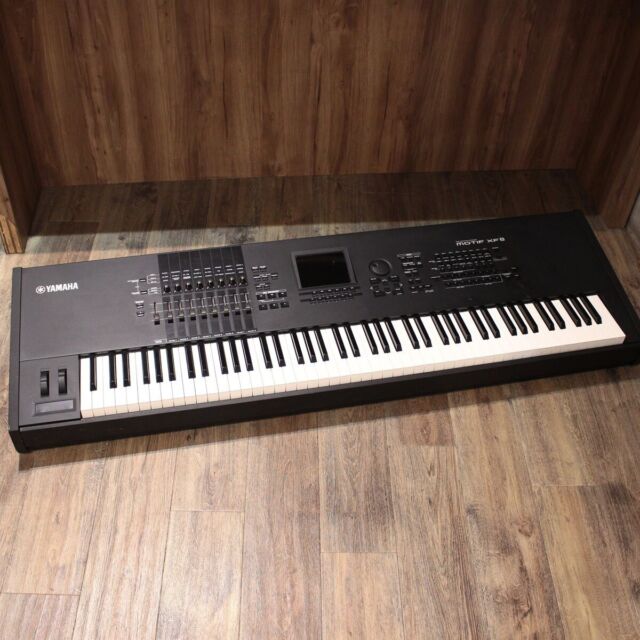 Teclado Sintetizador Yamaha MODX8+ 88 Teclas MIDI Pret