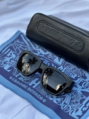 Gafas de sol Chrome Hearts Box Officer negro mate plateado herrajes Foto 1 de 4