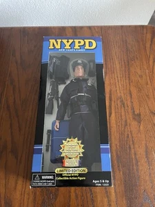 NYPD Real Heroes 9/11 Tribute New York’s Finest Collectible Action Figure Sealed - Picture 1 of 9
