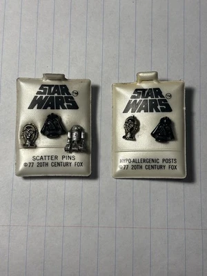 Vintage 1977  STAR WARS SCATTER PINS Earrings Darth Vader R2-D2 C-3PO Rare NOS - Image 1 of 4