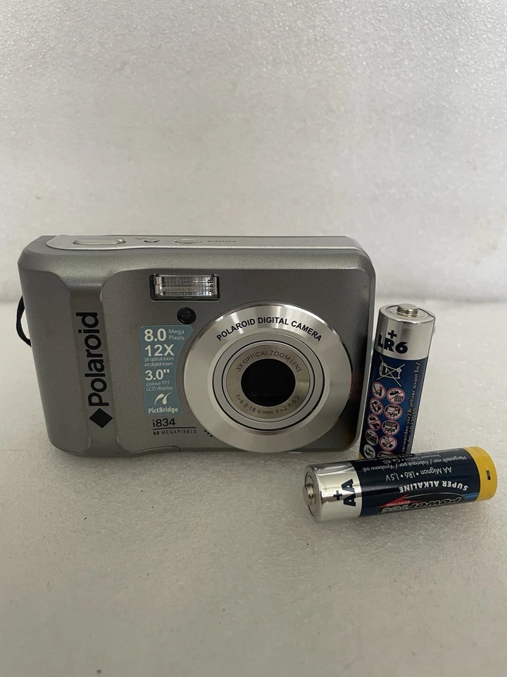 Polaroid i834 - Digitalkamera 8 Megapixel Kompakt Silber Getestet ✅ - Bild 1 von 4