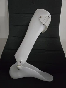 Mittlere AFO Sprunggelenk-Fußorthese - links, klappbares Sprunggelenk, weiß, weißer Verschluss - Bild 1 von 10