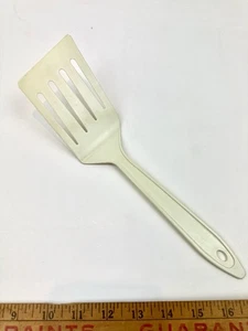 Vintage Clipper Angled Slotted Spatula #7208 Almond White Ivory Flipper Turner - Picture 1 of 5