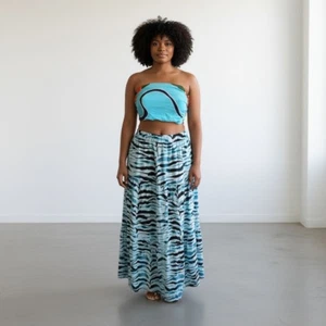 Maxi Falda Eloquii Azul Estampado Tigre Negra Abertura Lateral En Niveles Talla 18/20 - Imagen 1 de 6