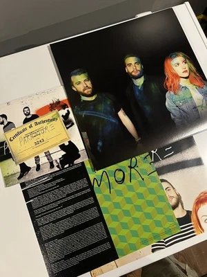 Paramore Self Titled Limited Edition Deluxe Boxset vinyl record  Foto 1 de 4