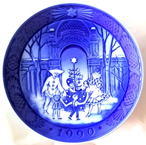 Royal Copenhagen Denmark Danish Christmas Plate 1990 - Picture 1 of 2