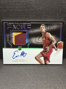 Parche de novato Panini Noir Evan Mobley 2021-22 automático RPA 99/99 Cavs último en impresión - Imagen 1 de 3