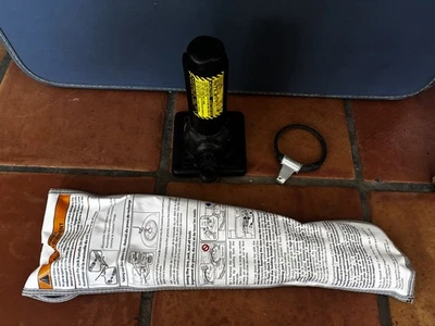 2007-2021 TOYOTA TUNDRA SPARE WHEEL JACK  & TOOLS KIT OEM - Image 1 of 4