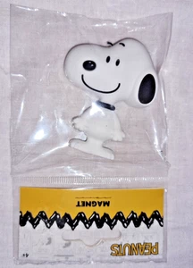 Vintage SNOOPY Magnet in Original Packaging 3" - Picture 1 of 2