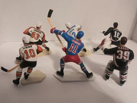 Lot Of 6 NHL 96 Toy Figures. Some Missing Equipment. Mark Messier Dominik Hasek Cover