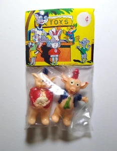 Dressed Pig Toys In Original 1960's Header Card Anthropomorphic Comical Cute - Picture 1 of 9