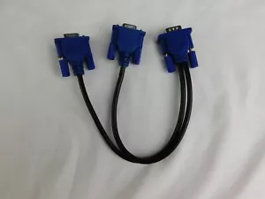 Cable Matters 12 Inch VGA Splitter Cable Male to 2 Female - Picture 1 of 3